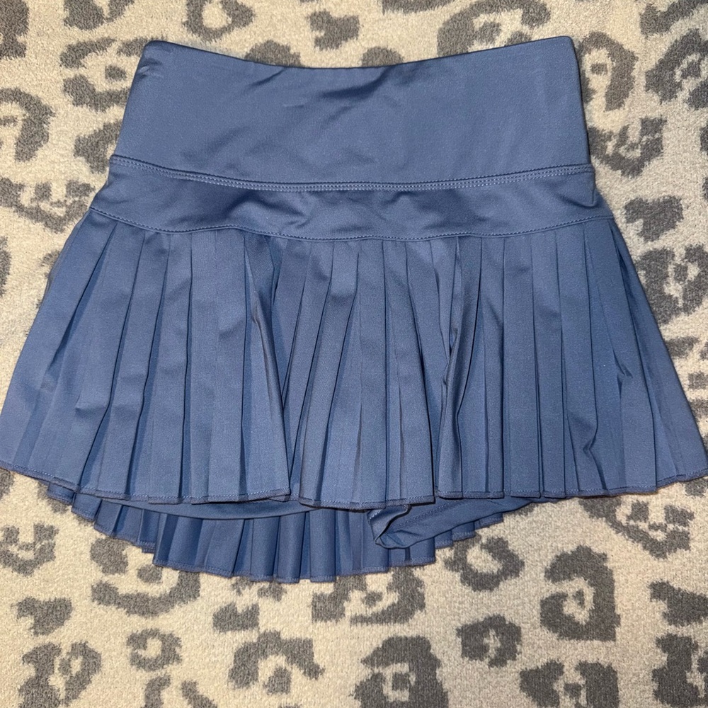 Blue gold hinge skirt